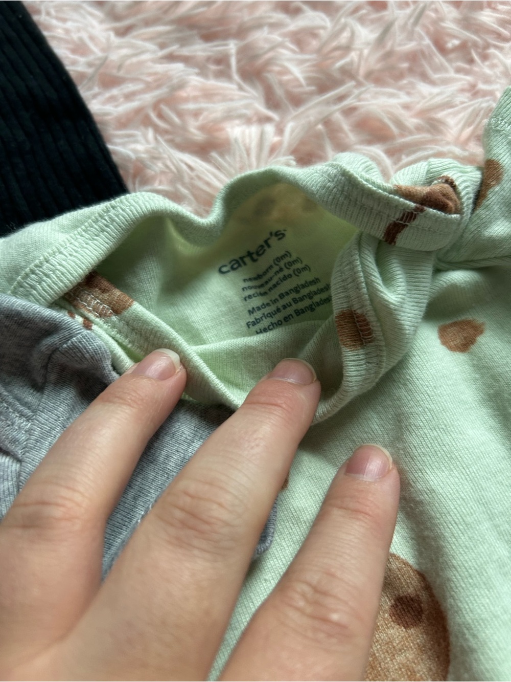 Newborn Carter's Outfit Bundle - Picture 10 of 14
